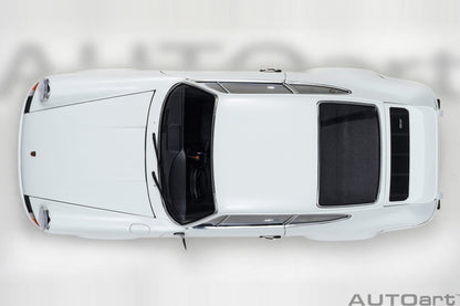 AutoArt Porsche 911 Carrera 2.7 RS Grand Prix White with Red stripes 1:18 Modell