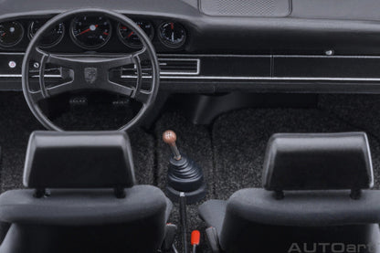 AutoArt Porsche 911 Carrera 2.7 RS THE CIRCUIT WOLF 1:18 Modell