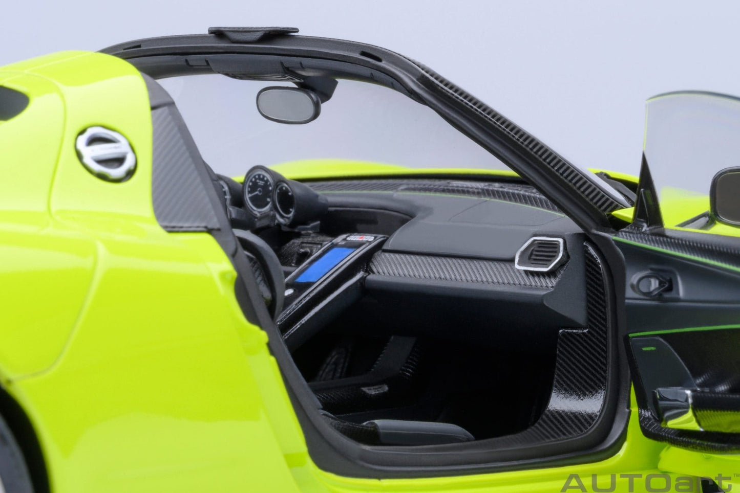 AutoArt Porsche 918 Spyder Weissach Package (Acid Green) 1:18 Modell