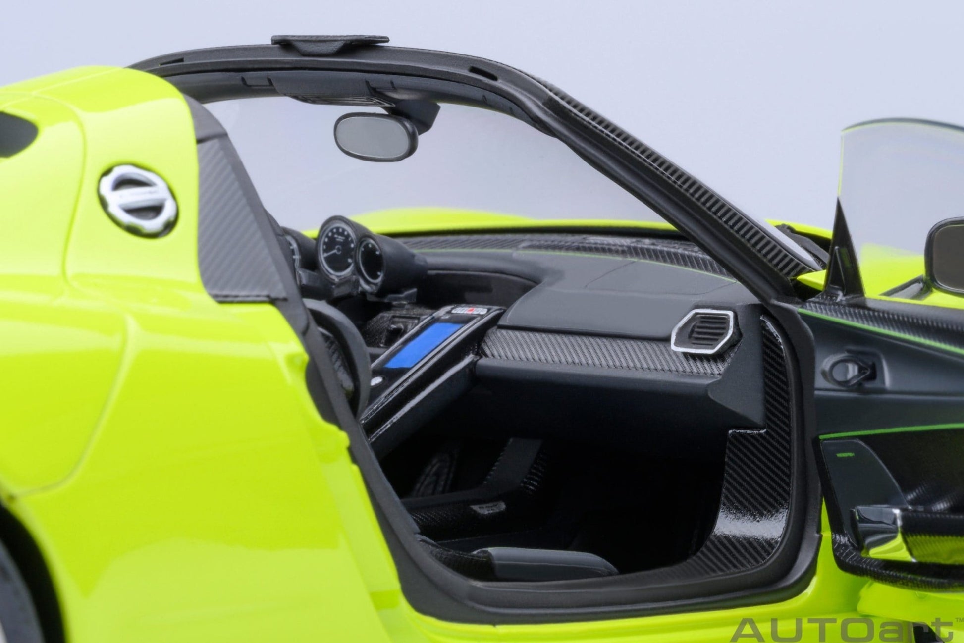 AutoArt Porsche 918 Spyder Weissach Package (Acid Green) 1:18 Modell