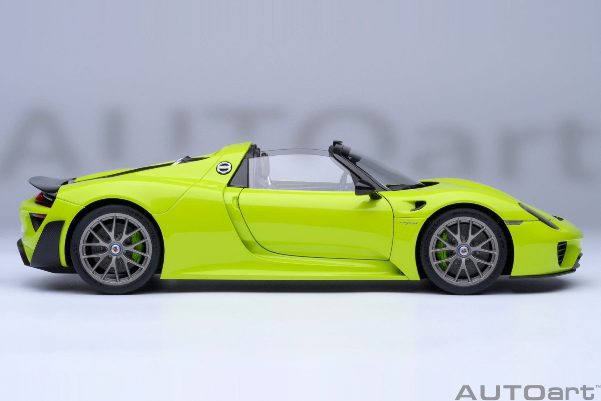 AutoArt Porsche 918 Spyder Weissach Package (Acid Green) 1:18 Modell