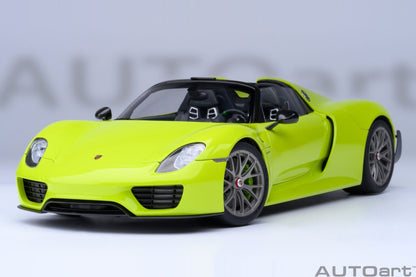 AutoArt Porsche 918 Spyder Weissach Package (Acid Green) 1:18 Modell