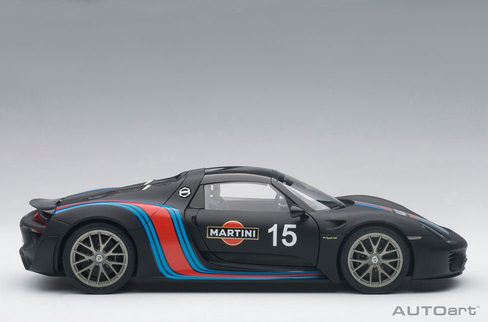 AutoArt Porsche 918 Spyder Weissach Package Matt Black Martini Livery 1:18 Modell