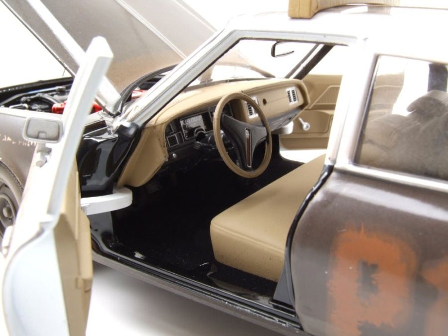 Autoworld Brothers 1974 Dodge Monaco Police Pursuit 1:18 Modell