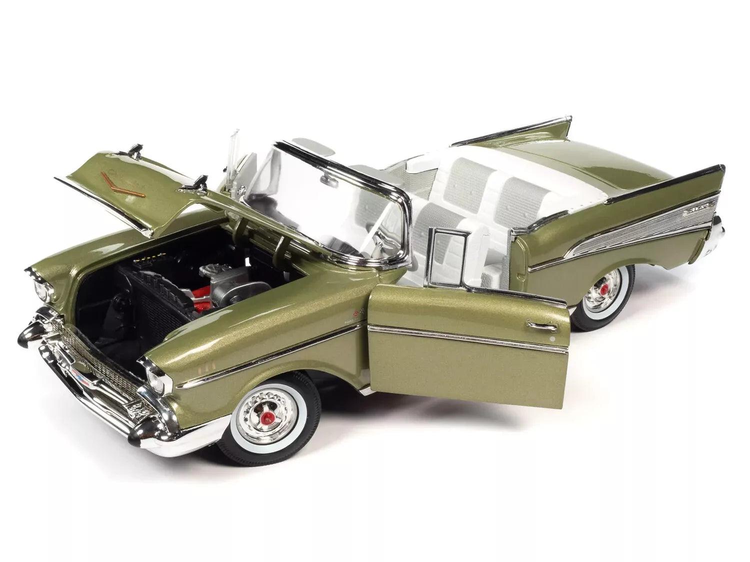 Autoworld Chevrolet Bel Air Convertible 1957 - Laurel Green 1:18 Modell - Artexio