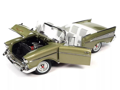 Autoworld Chevrolet Bel Air Convertible 1957 - Laurel Green 1:18 Modell