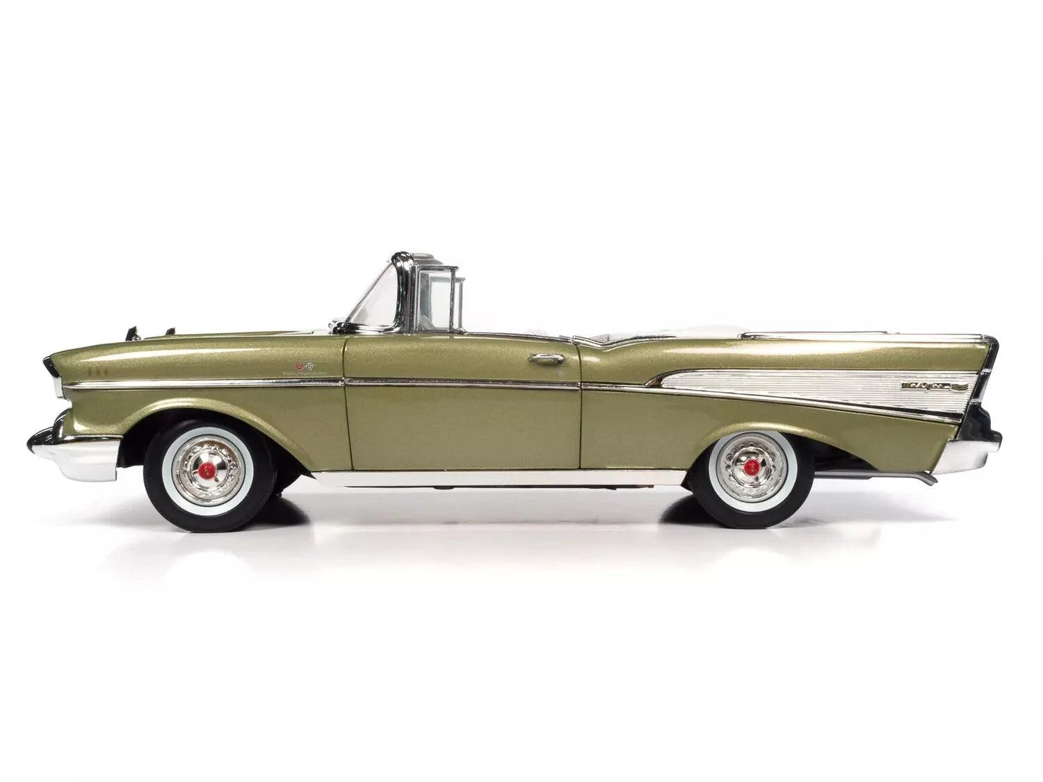 Autoworld Chevrolet Bel Air Convertible 1957 - Laurel Green 1:18 Modell