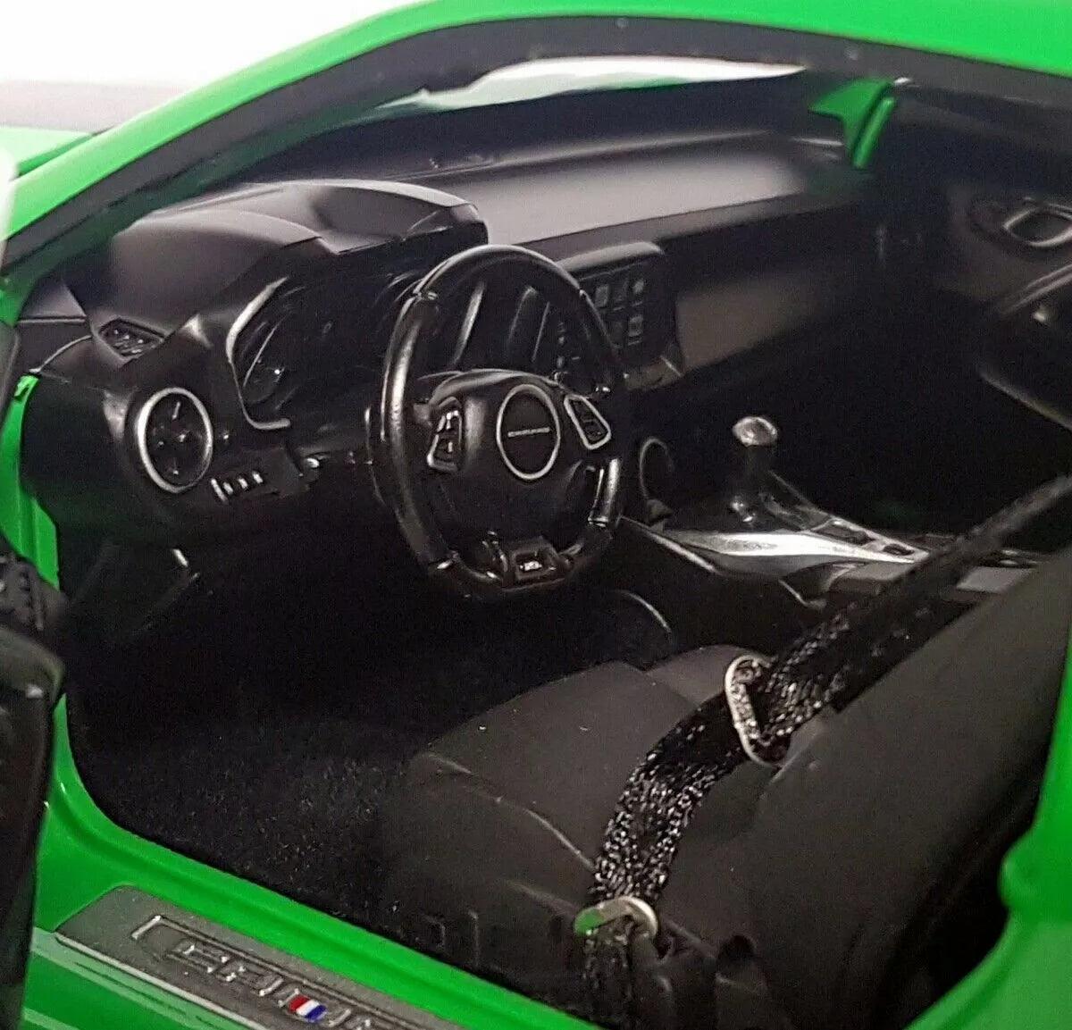 Autoworld Chevrolet Camaro SS 1LE (Nickey) 2017 - Krypton Green 1:18 Modell
