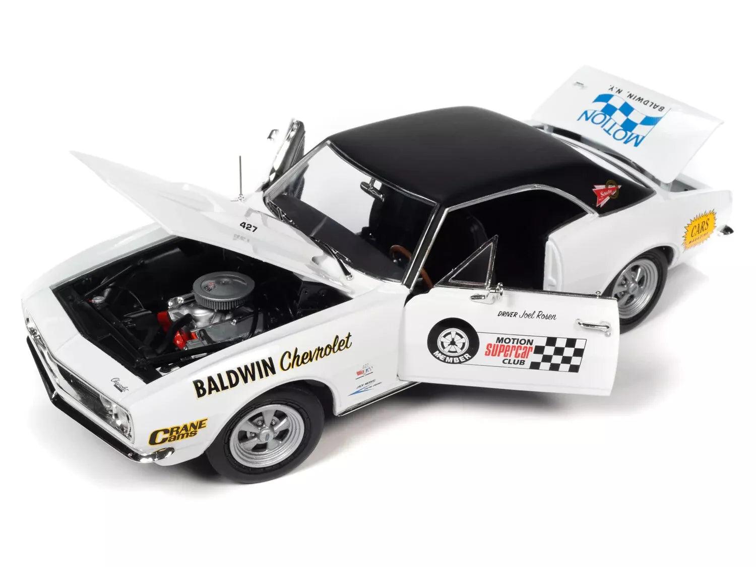 Autoworld Chevrolet Camaro SS (Baldwin Motion) Ermine White 1:18 Modell