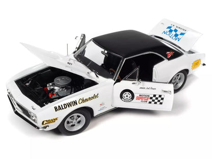Autoworld Chevrolet Camaro SS (Baldwin Motion) Ermine White 1:18 Modell