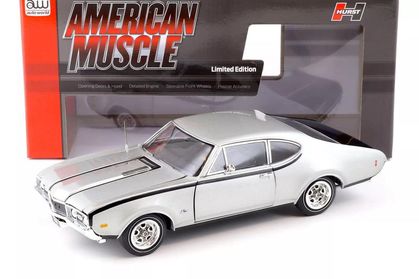 Autoworld Oldsmobile Hurst Olds 2 - Door Post (MCACN) 1968 - Peruvian Silver 1:18 Modell