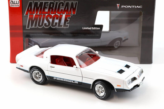 Autoworld Pontiac Firebird 1977 Formula Cameo White 1:18 Modell