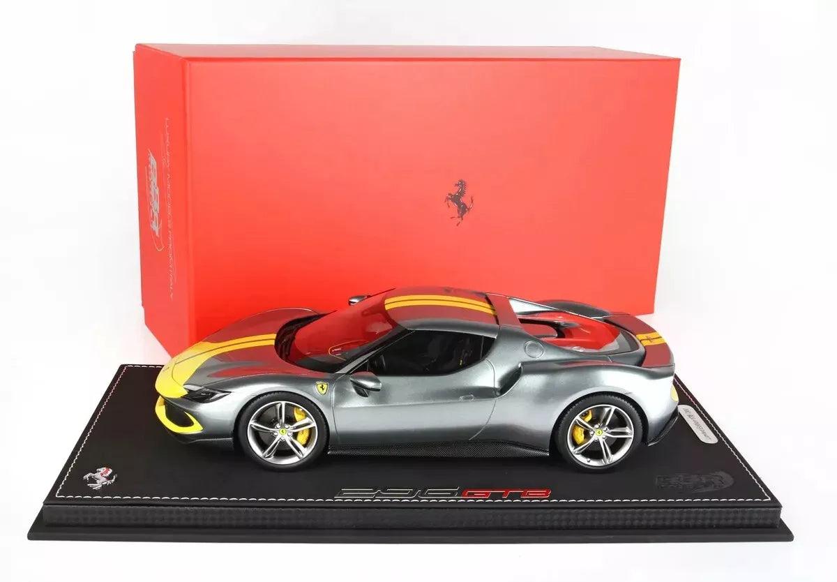 BBR Models Ferrari 296 GTS Assetto Fiorano Gray Corburn 1:18 Modell - Artexio