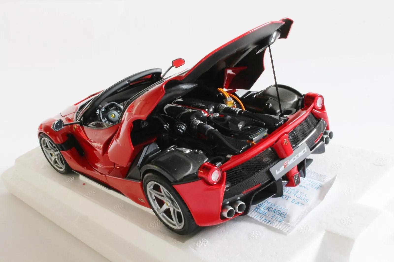 BBR Models Ferrari LaFerrari Aperta - Red 1:18 Modell - Artexio