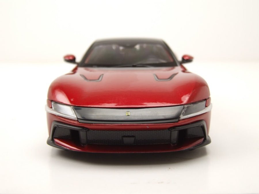 Bburago Ferrari 12Cilindri Dark Red 1:24 Modell