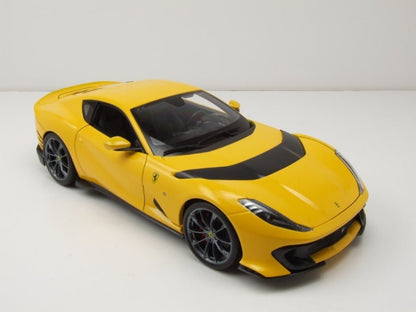 Bburago Ferrari 812 Competition 2021 Yellow 1:18 Modell