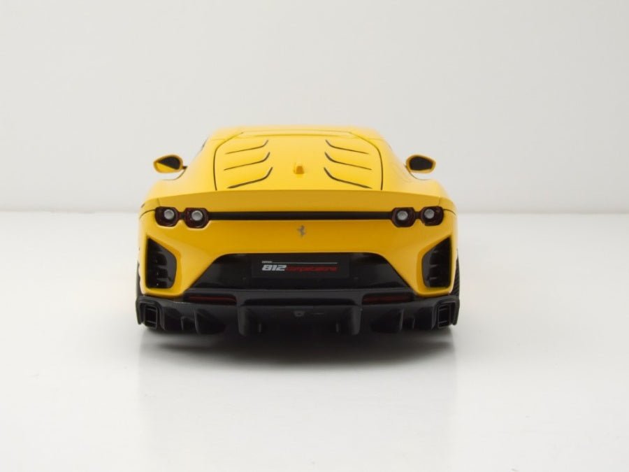 Bburago Ferrari 812 Competition 2021 Yellow 1:18 Modell