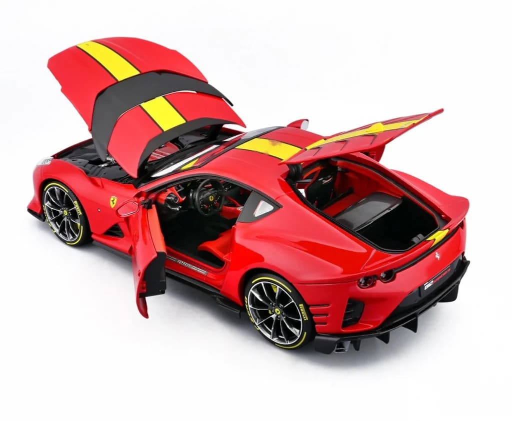 Bburago Ferrari 812 Competizione 2021 red/yellow stripe 1:18 Modell