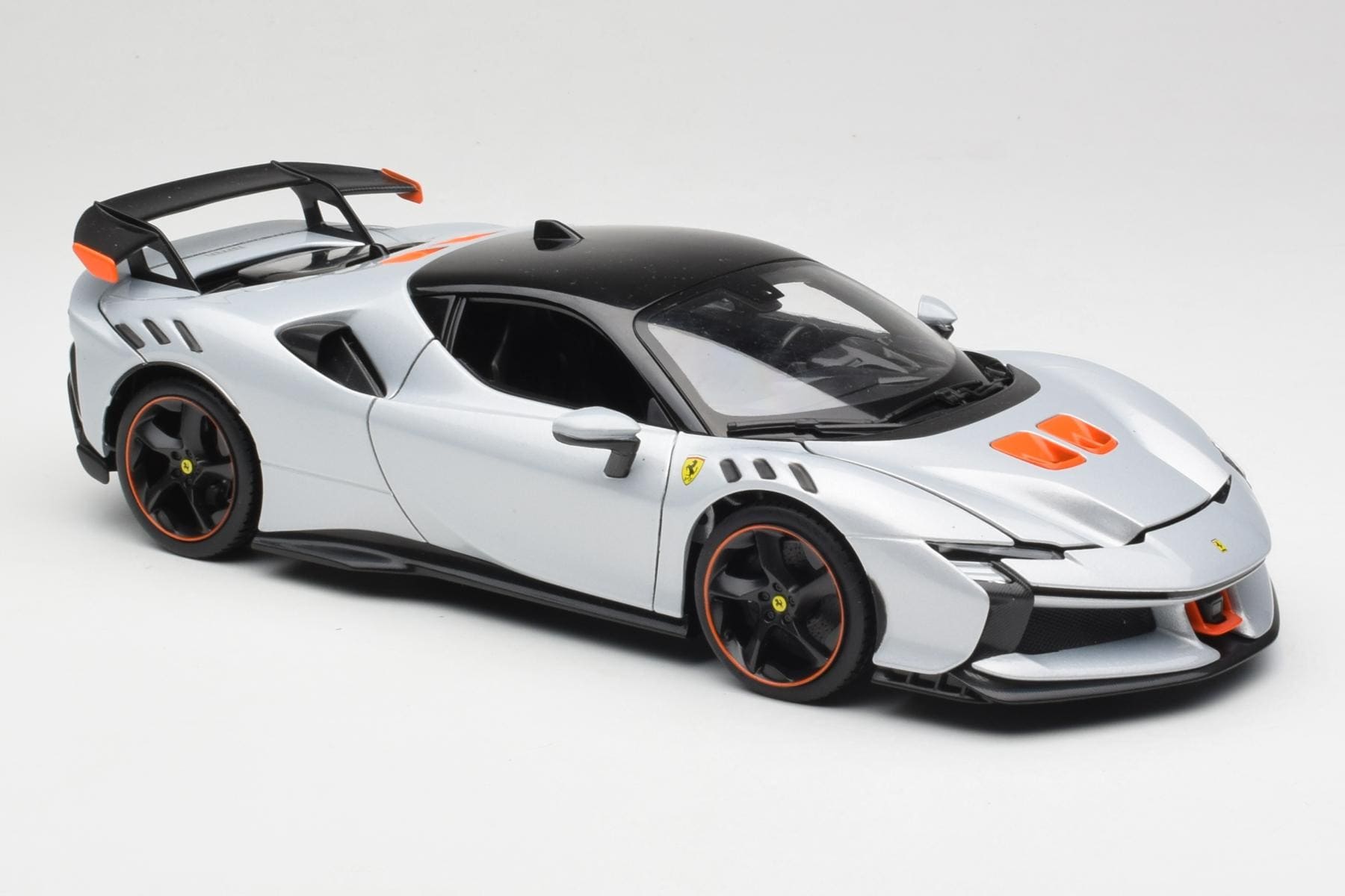 Bburago Ferrari SF90 XX Stradale 2024 white 1:18 Modell