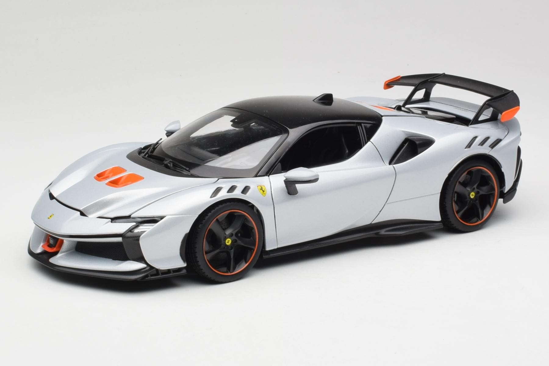 Bburago Ferrari SF90 XX Stradale 2024 white 1:18 Modell