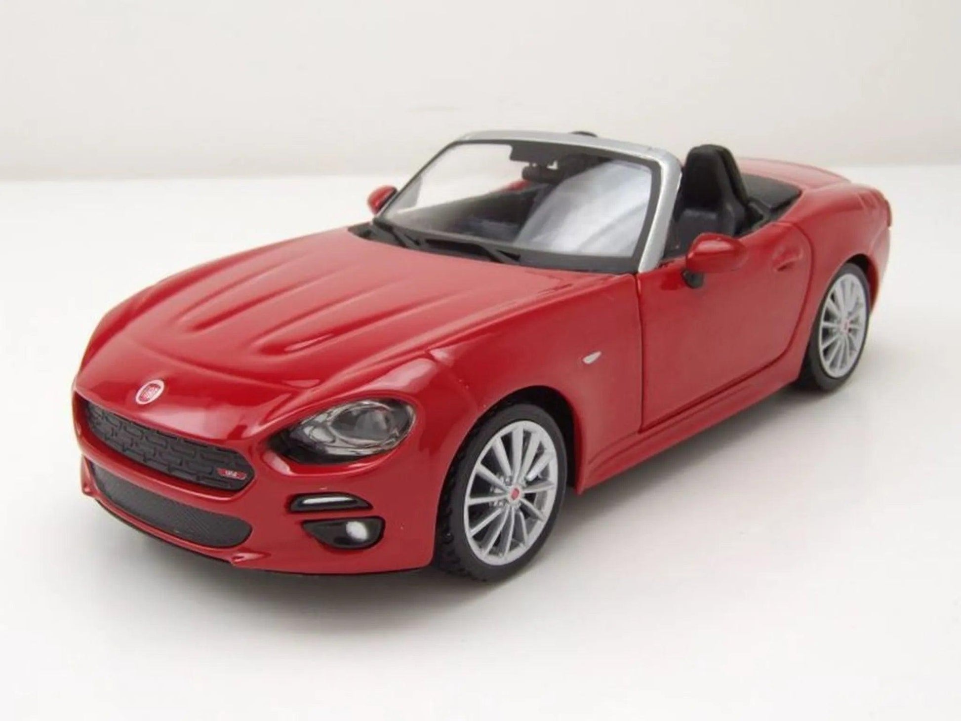 Bburago Fiat 124 Spider 2016 - Red 1:24 Modell - Artexio