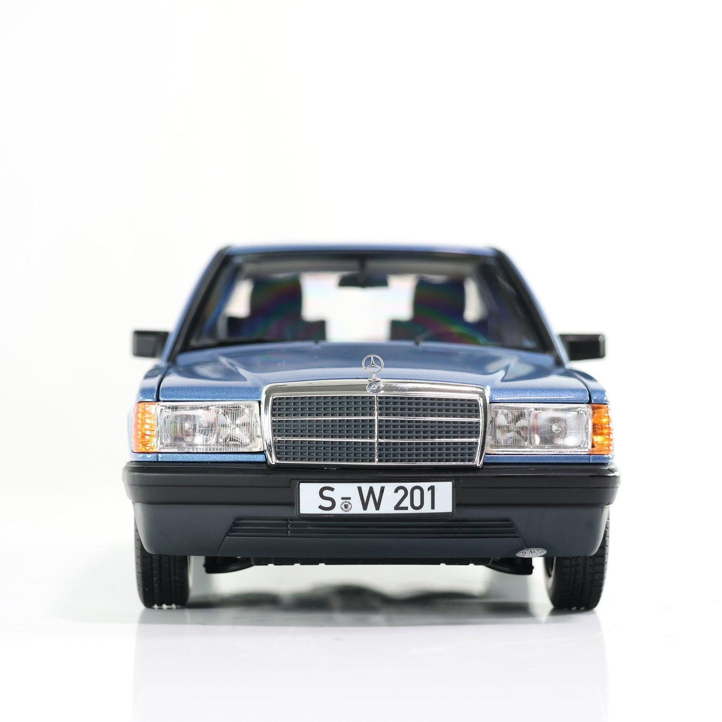 Bburago Mercedes Benz 190E 1987 - Blue 1:24 Modell - Artexio