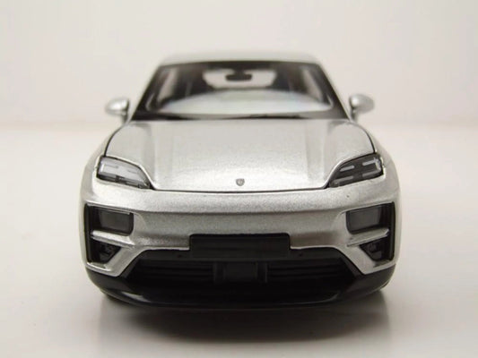 Bburago Porsche Macan 4 Electric 2024 Silver 1:24 Modell