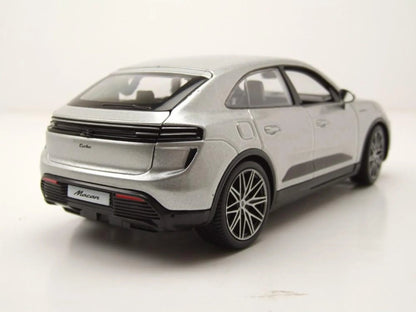 Bburago Porsche Macan 4 Electric 2024 Silver 1:24 Modell