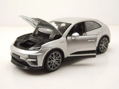 Bburago Porsche Macan 4 Electric 2024 Silver 1:24 Modell
