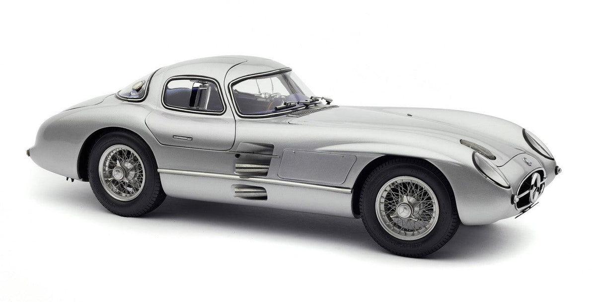 CMC Modelcars Mercedes-Benz 300 SLR Coupe 1955 Silber 1:18 Modell
