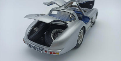 CMC Modelcars Mercedes - Benz 300 SLR Coupe 1955 Silber 1:18 Modell - Artexio