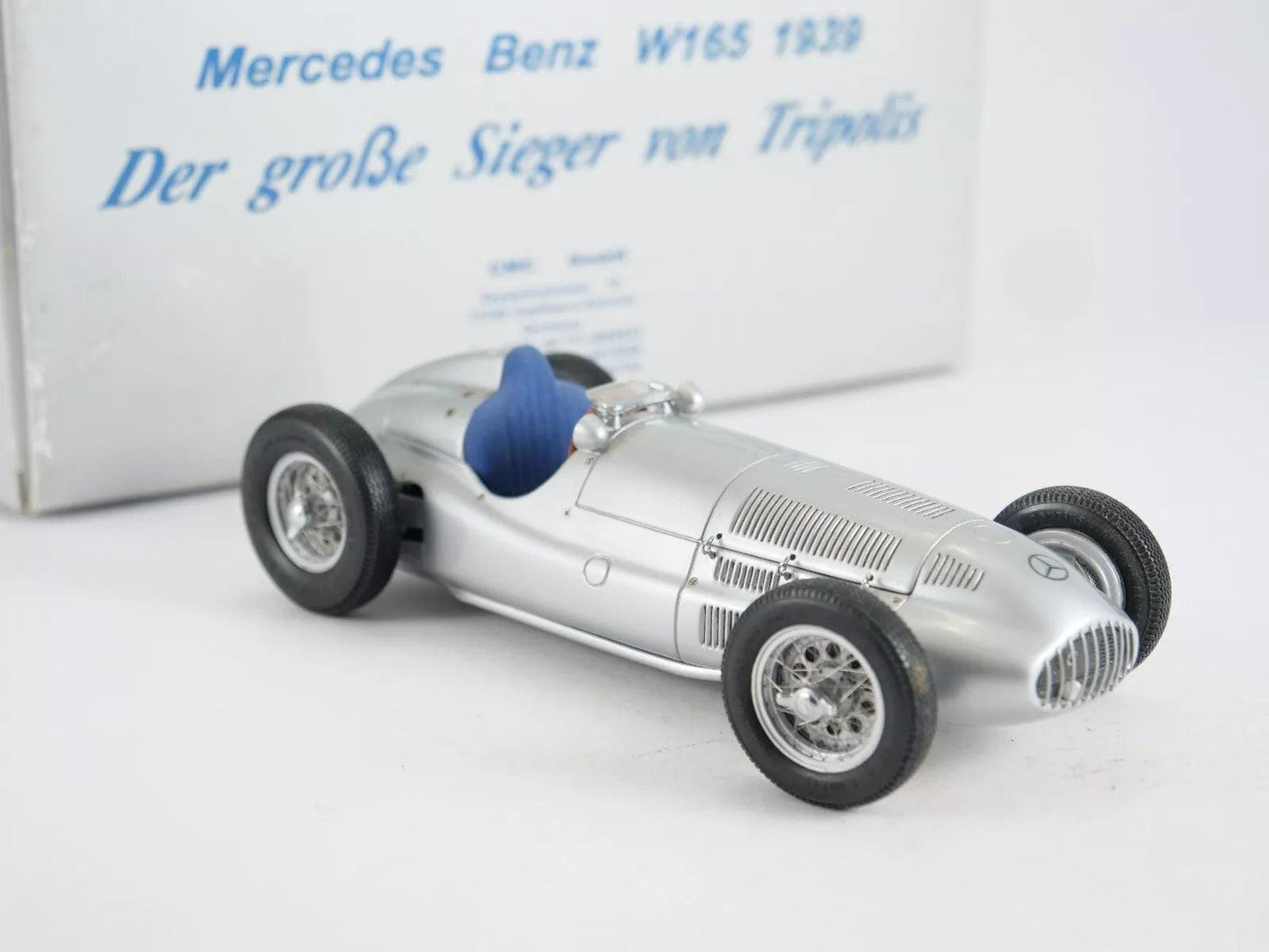 CMC Modelcars Mercedes - Benz W165 1939 1:18 Modell - Artexio