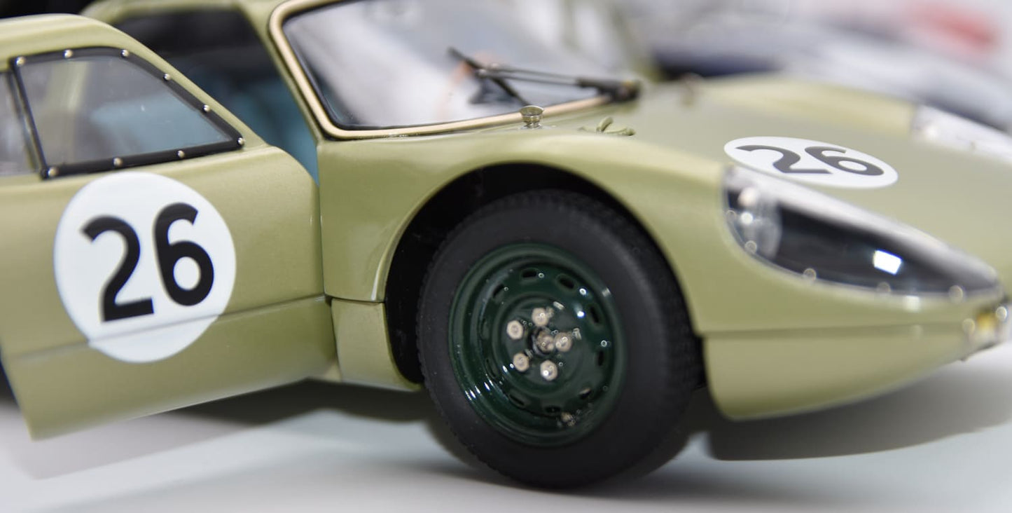 CMC Modelcars Porsche 904 Carrera GTS Silverstone Int. Grand Touring 1964 Innes Ireland 26 1:18 Modell