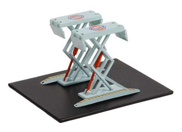 Greenlight Automotive Double Scissor Lifts - Gulf Oil 1:64 Modell - Artexio