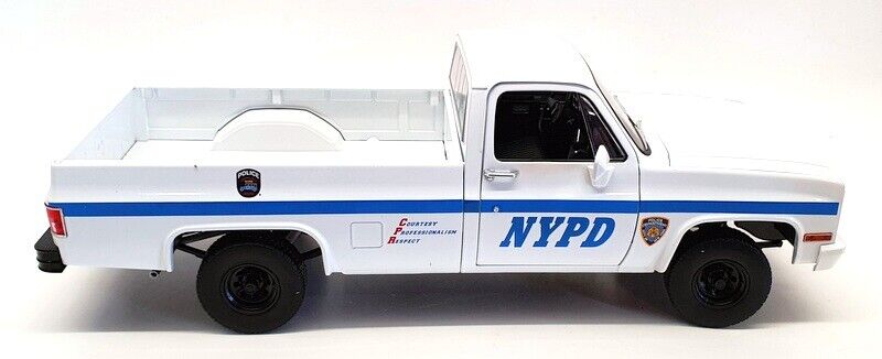 Greenlight Chevrolet CUCV M1008 1984 - New York City Police Department (NYPD) 1:18 - Artexio