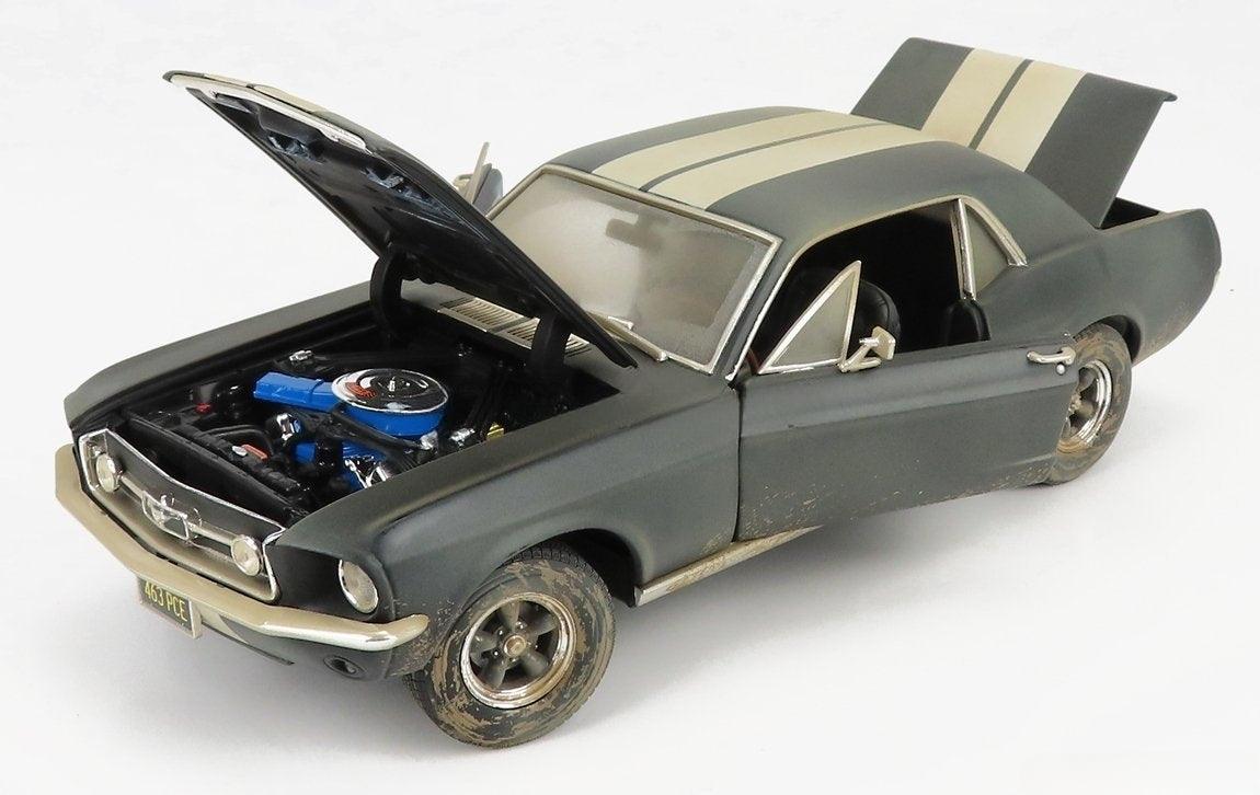 Greenlight - Creed II - Adonis Creed's 1967 Ford Mustang Coupe - Matte Black - White Stripes (Weathered) 1:18 - Artexio