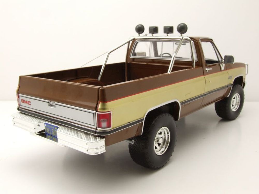 Greenlight GMC K - 2500 Sierra Grande Wideside Pickup - Fall Guy Stuntman Association - 1982 1:18 - Artexio