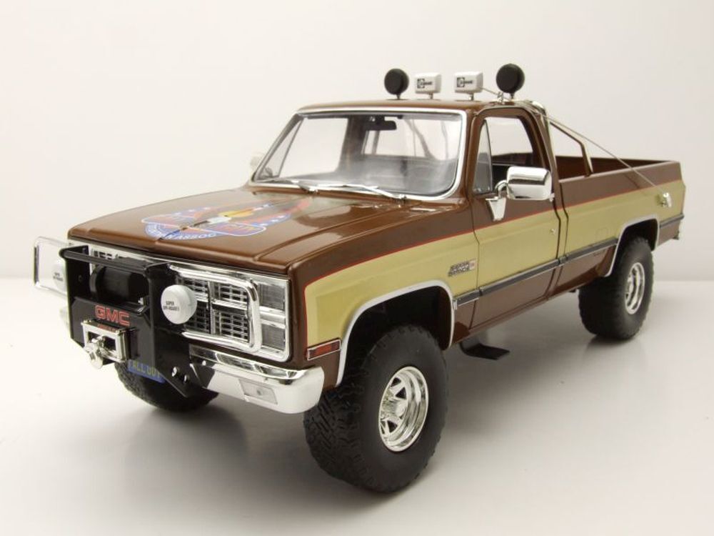 Greenlight GMC K - 2500 Sierra Grande Wideside Pickup - Fall Guy Stuntman Association - 1982 1:18 - Artexio