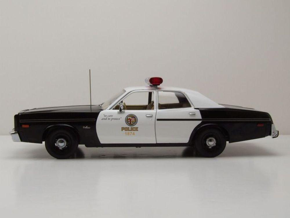 Greenlight The Terminator (1984) - 1977 Dodge Monaco Metropolitan Police with T - Endoskeleton Figure 1:18 Modell - Artexio