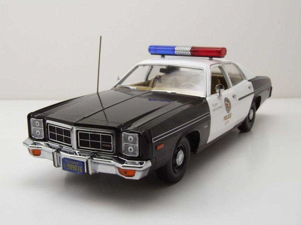 Greenlight The Terminator (1984) - 1977 Dodge Monaco Metropolitan Police with T - Endoskeleton Figure 1:18 Modell - Artexio