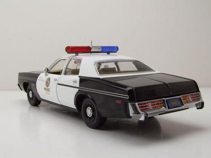 Greenlight The Terminator (1984) - 1977 Dodge Monaco Metropolitan Police with T - Endoskeleton Figure 1:18 Modell - Artexio