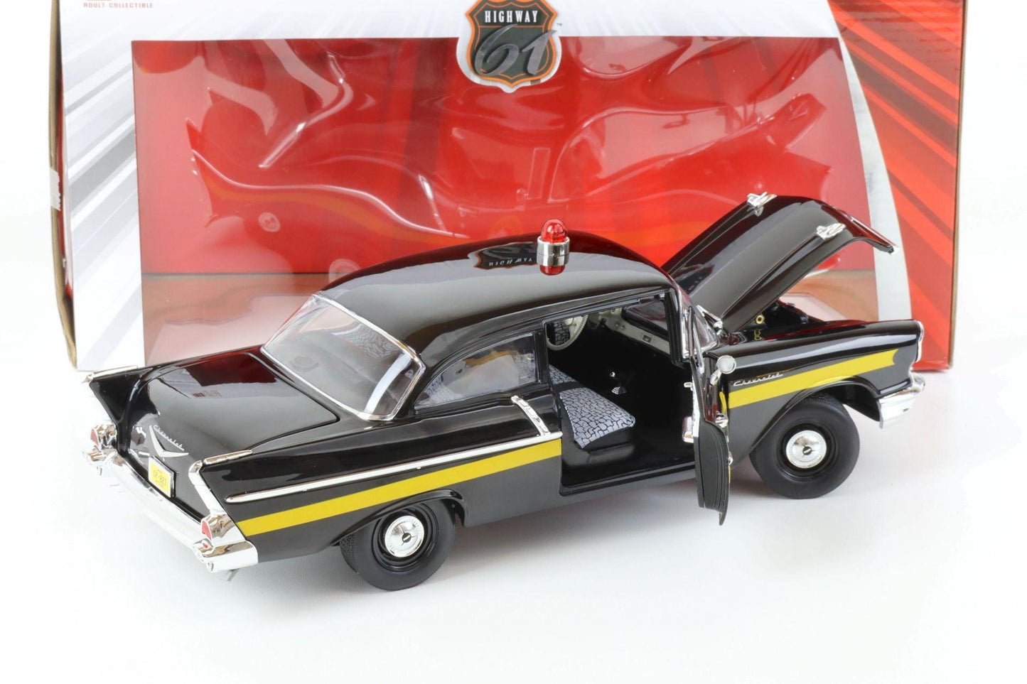 Highway61 Chevrolet 150 Sedan - Kentucky State Police 1957 1:18 Modell - Artexio