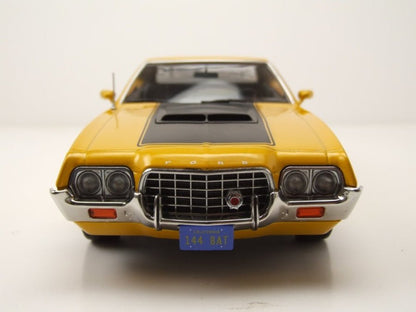 IXO Models Ford Gran Torino Sport 1972 Yellow/Black 1:18 Modell