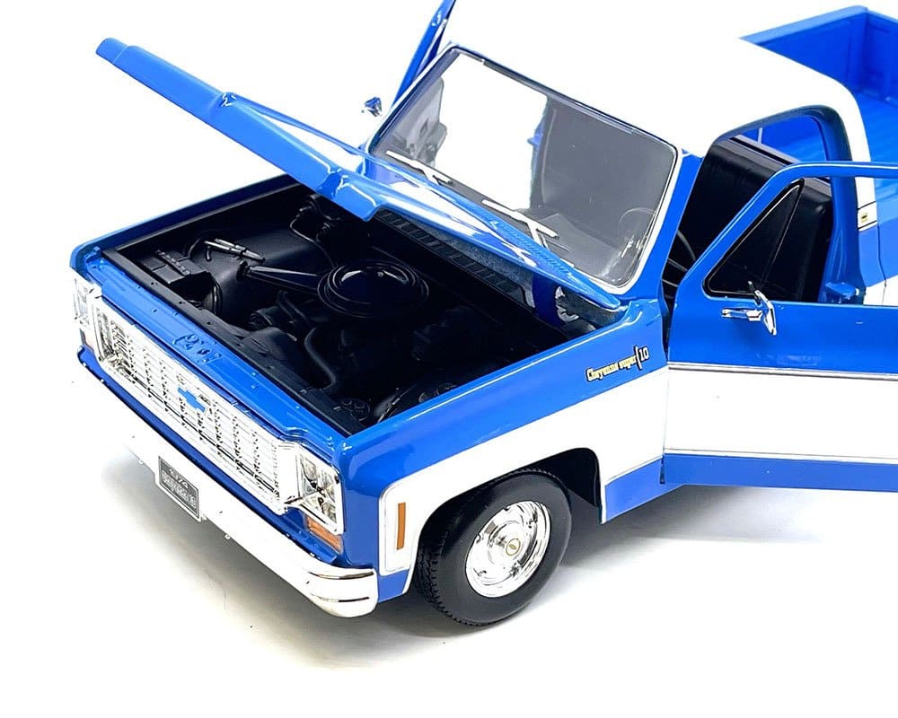 Maisto Chevrolet C10 CHEYENNE SUPER 1974 blue 1:18 Modell