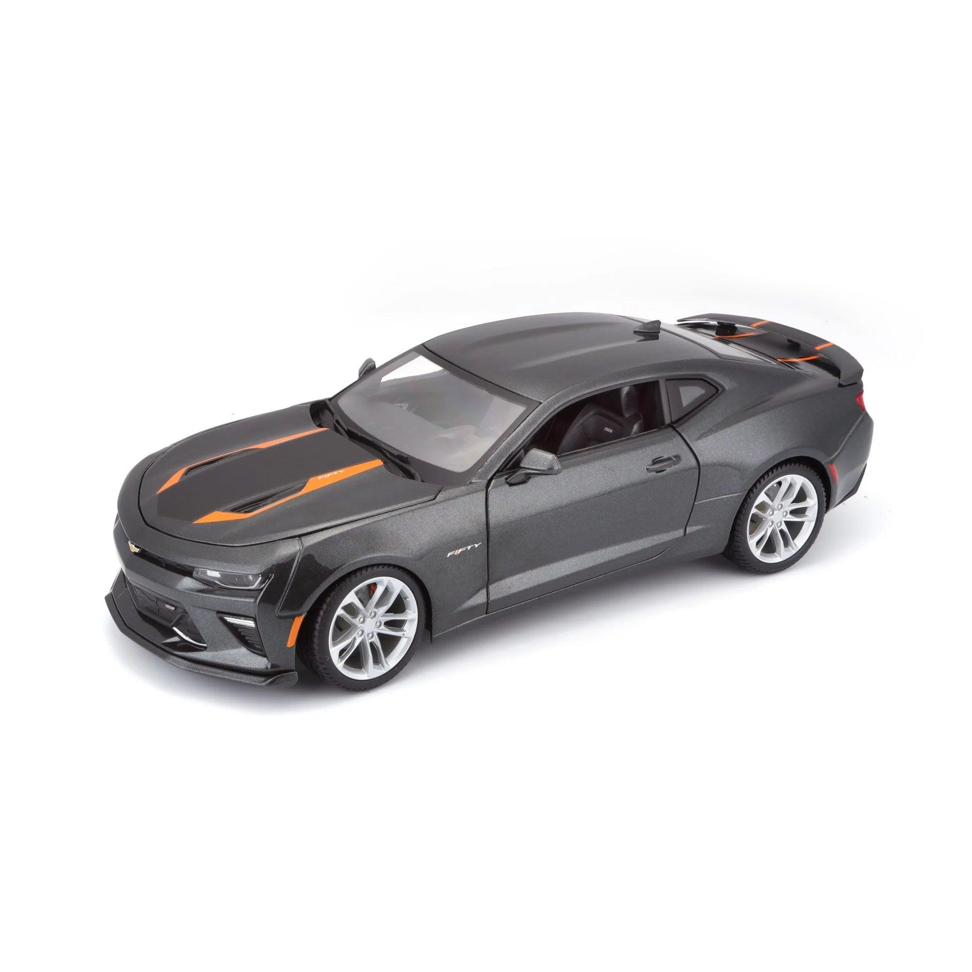 Maisto Chevrolet Camaro 50th Anniversary Edition 2017 - Grey 1:18 Modell - Artexio