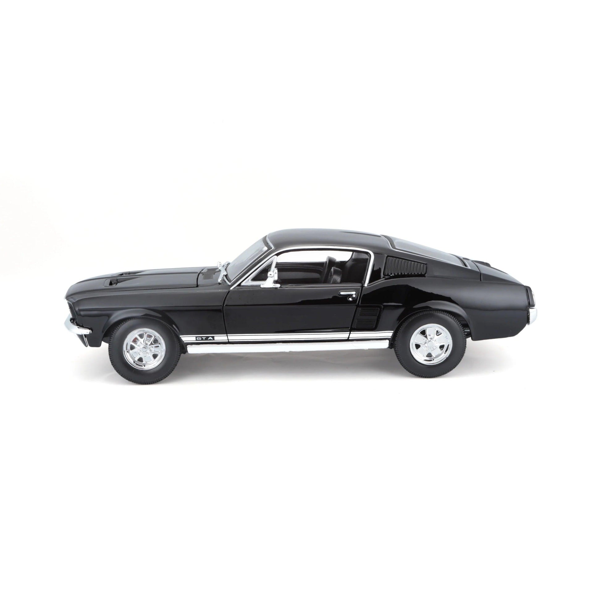 Maisto Ford Mustang GTA Fastback 1967 - Black 1:18 Modell - Artexio