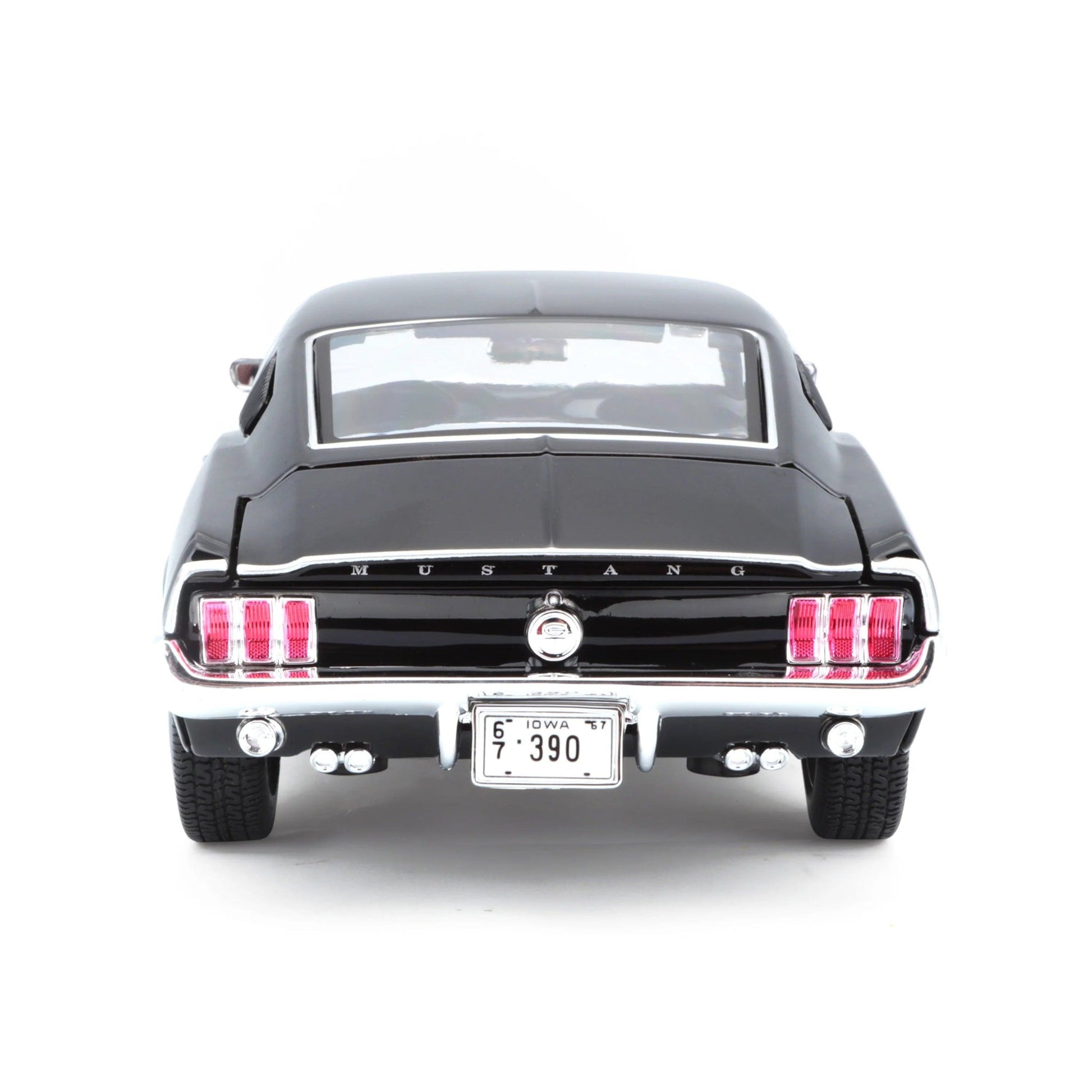 Maisto Ford Mustang GTA Fastback 1967 - Black 1:18 Modell