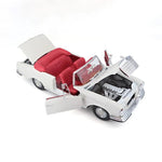 Maisto Mercedes - Benz 280SE Cabriolet 1967 - Cream 1:18 model