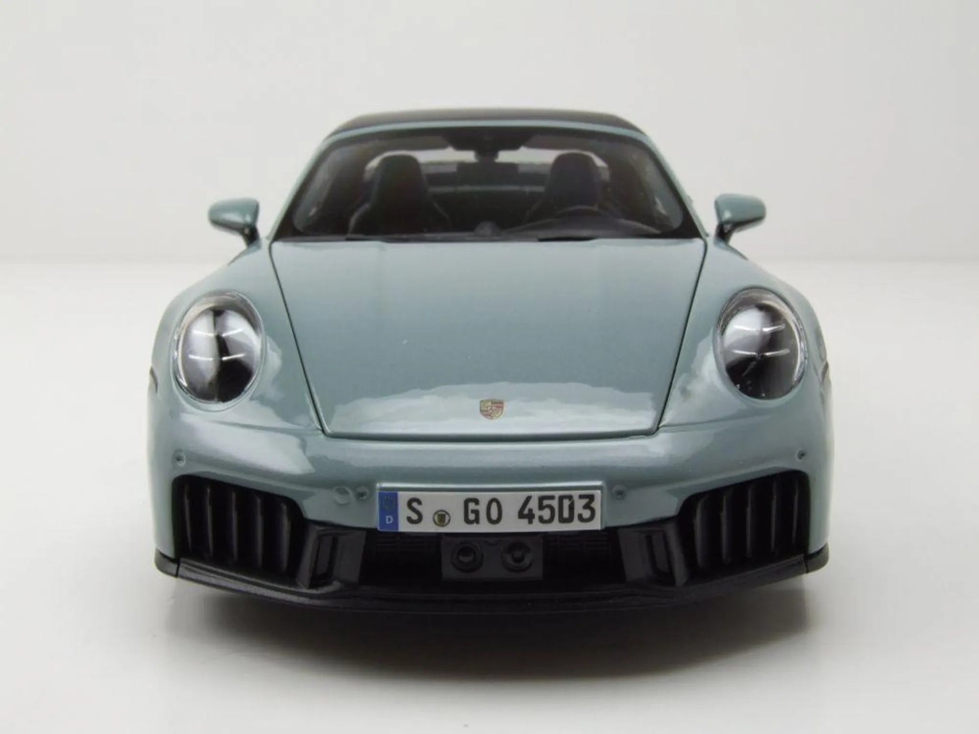 Maisto Porsche 911 992.2 Targa 4 GTS Hybrid 2025 Grey 1:18 Modell