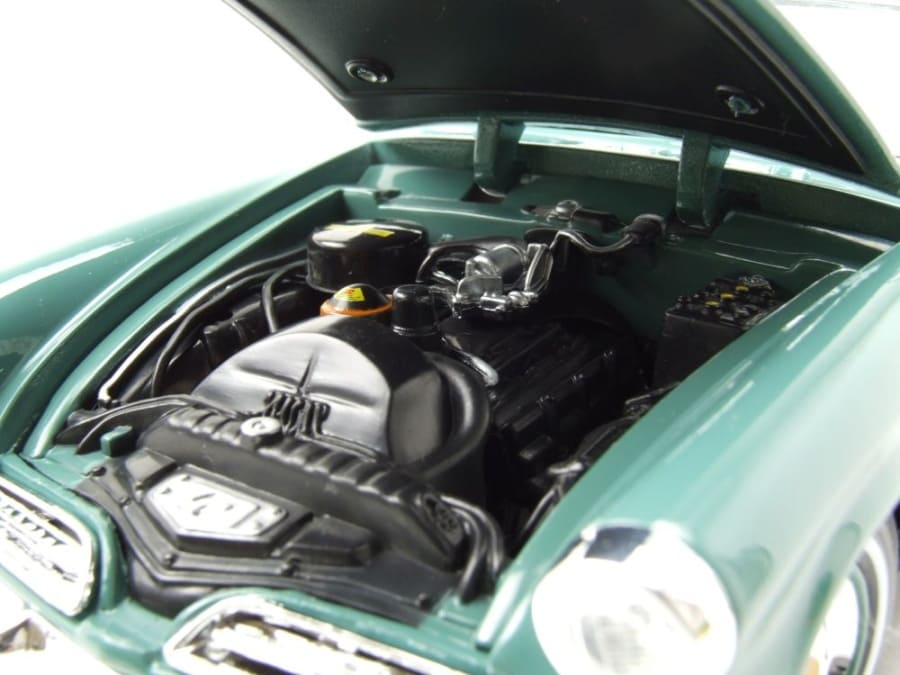 Maisto Studebaker Starliner 1953 green 1:18 Modell